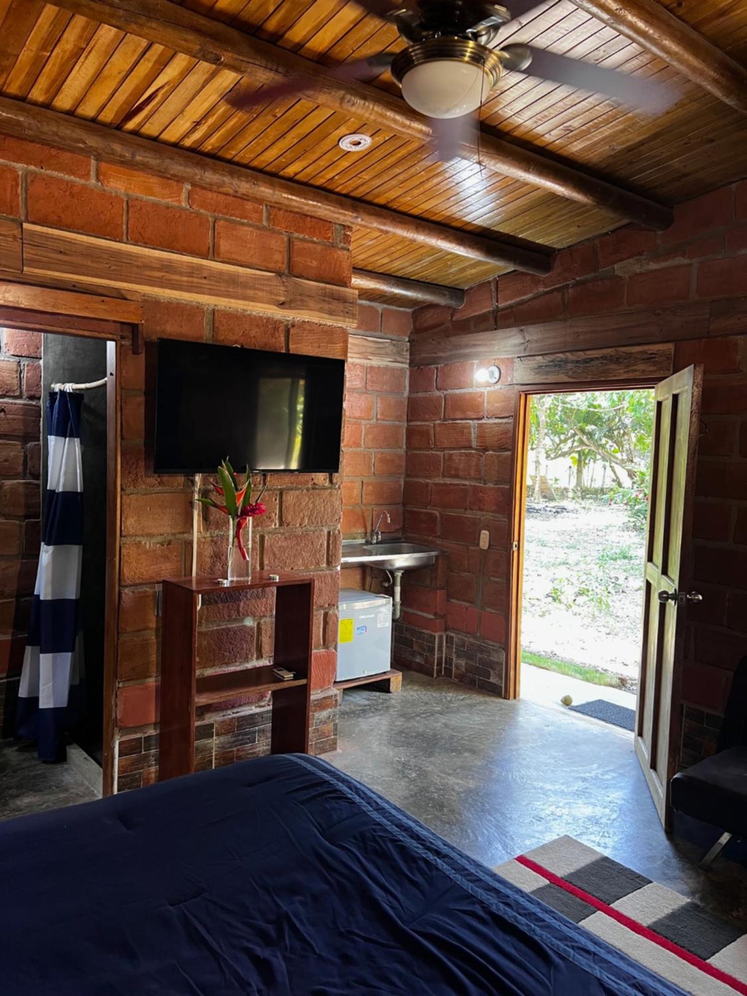 Hacienda Valencia Hostel Guachaca Exterior photo