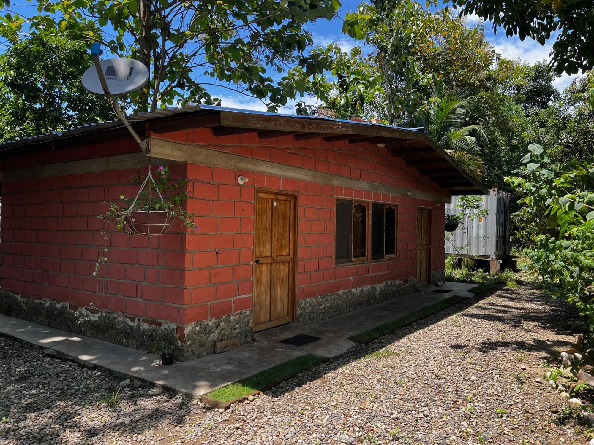 Hacienda Valencia Hostel Guachaca Exterior photo