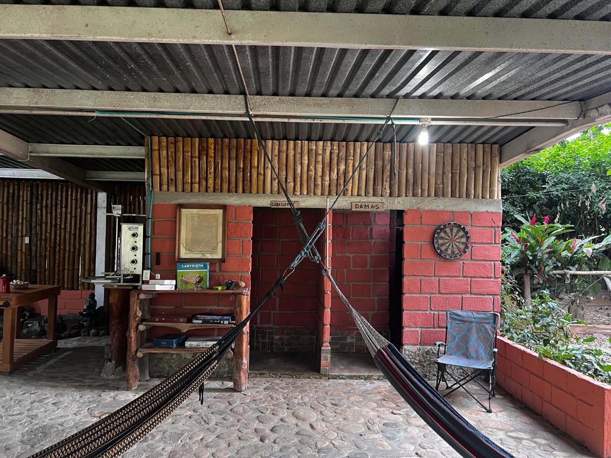 Hacienda Valencia Hostel Guachaca Exterior photo