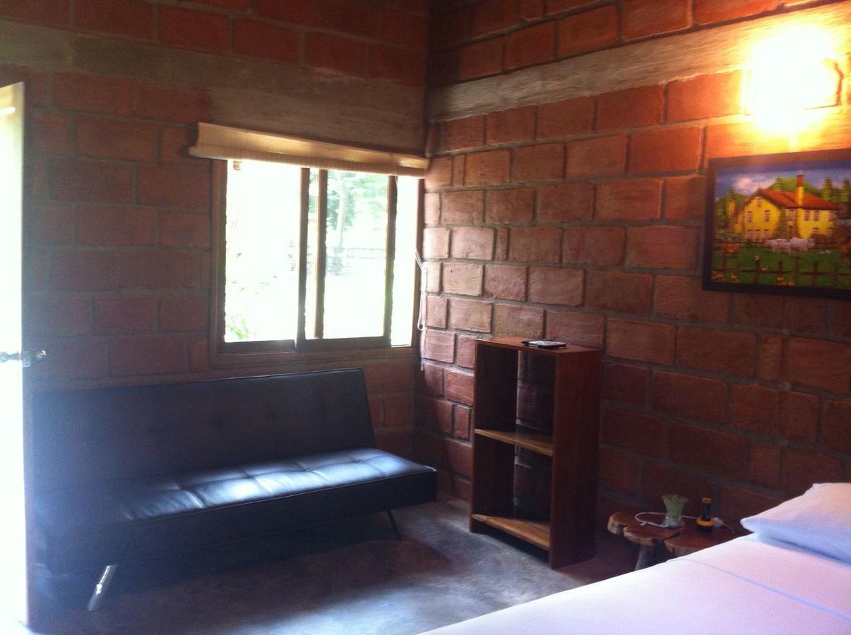 Hacienda Valencia Hostel Guachaca Exterior photo