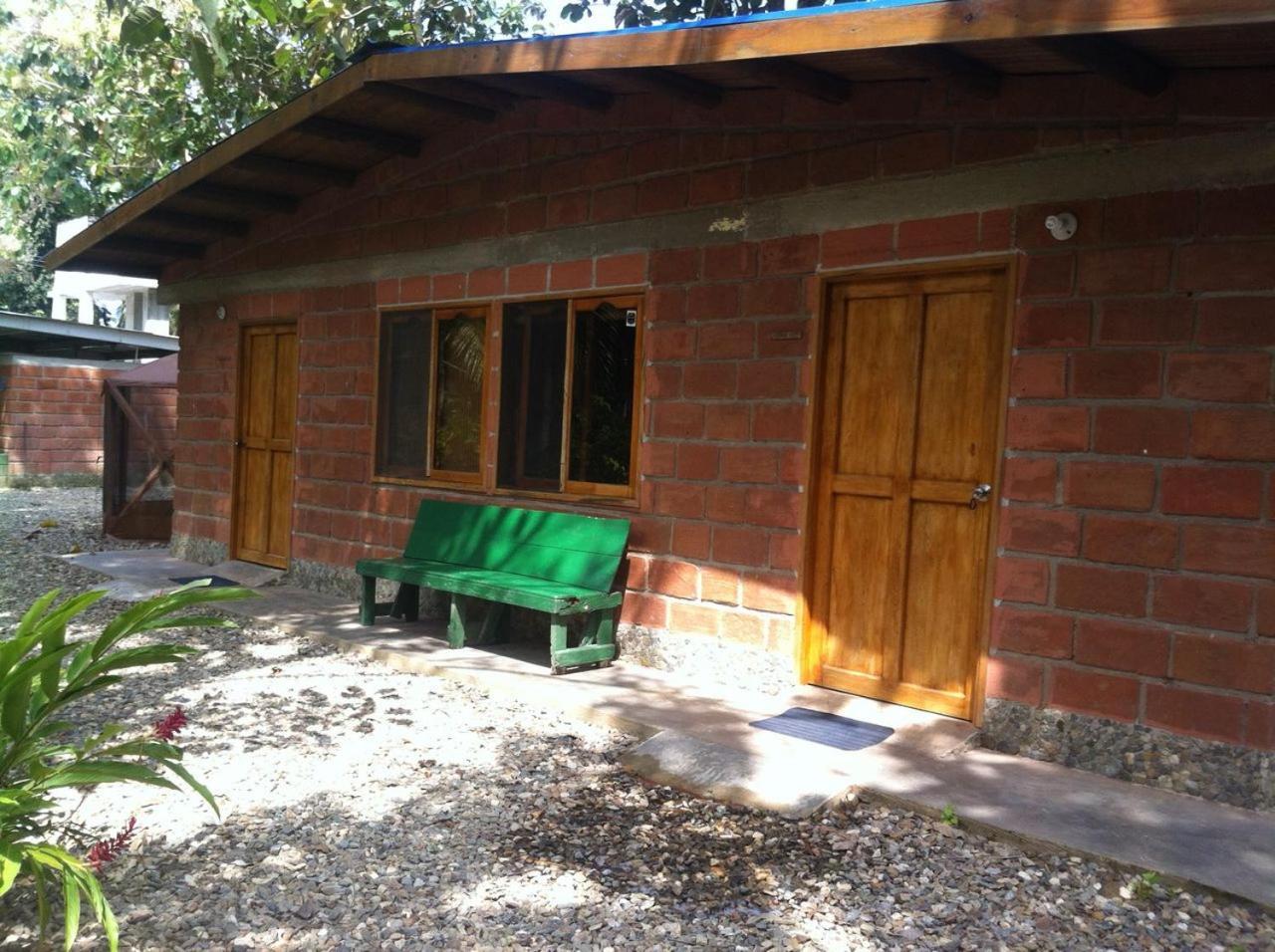 Hacienda Valencia Hostel Guachaca Exterior photo